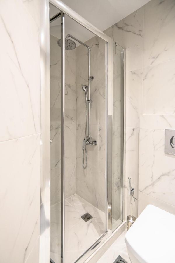 A15 Pristine & Lux Near Syntagma Square Appartamento Atene